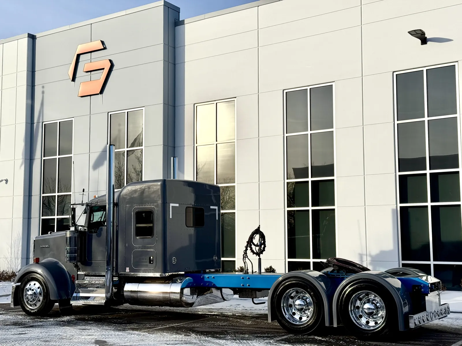 2019 Kenworth W900 - image 6