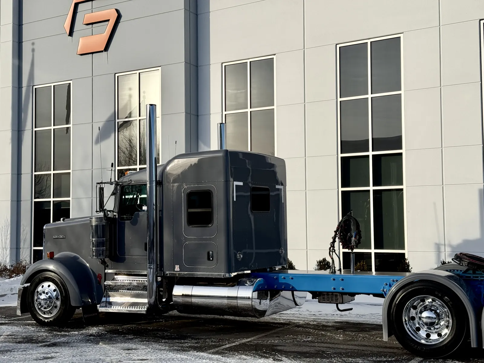 2019 Kenworth W900 - image 8