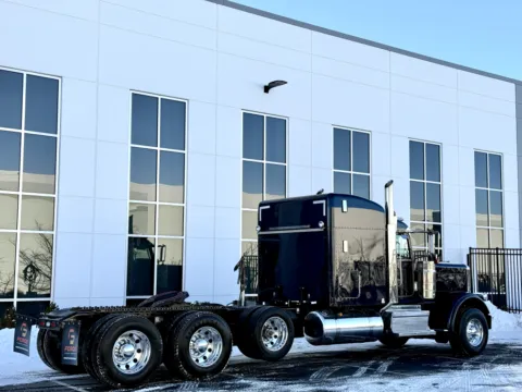 More photos of 2024 PETERBILT 389 at Forge Truck Centers - Illinois, IL