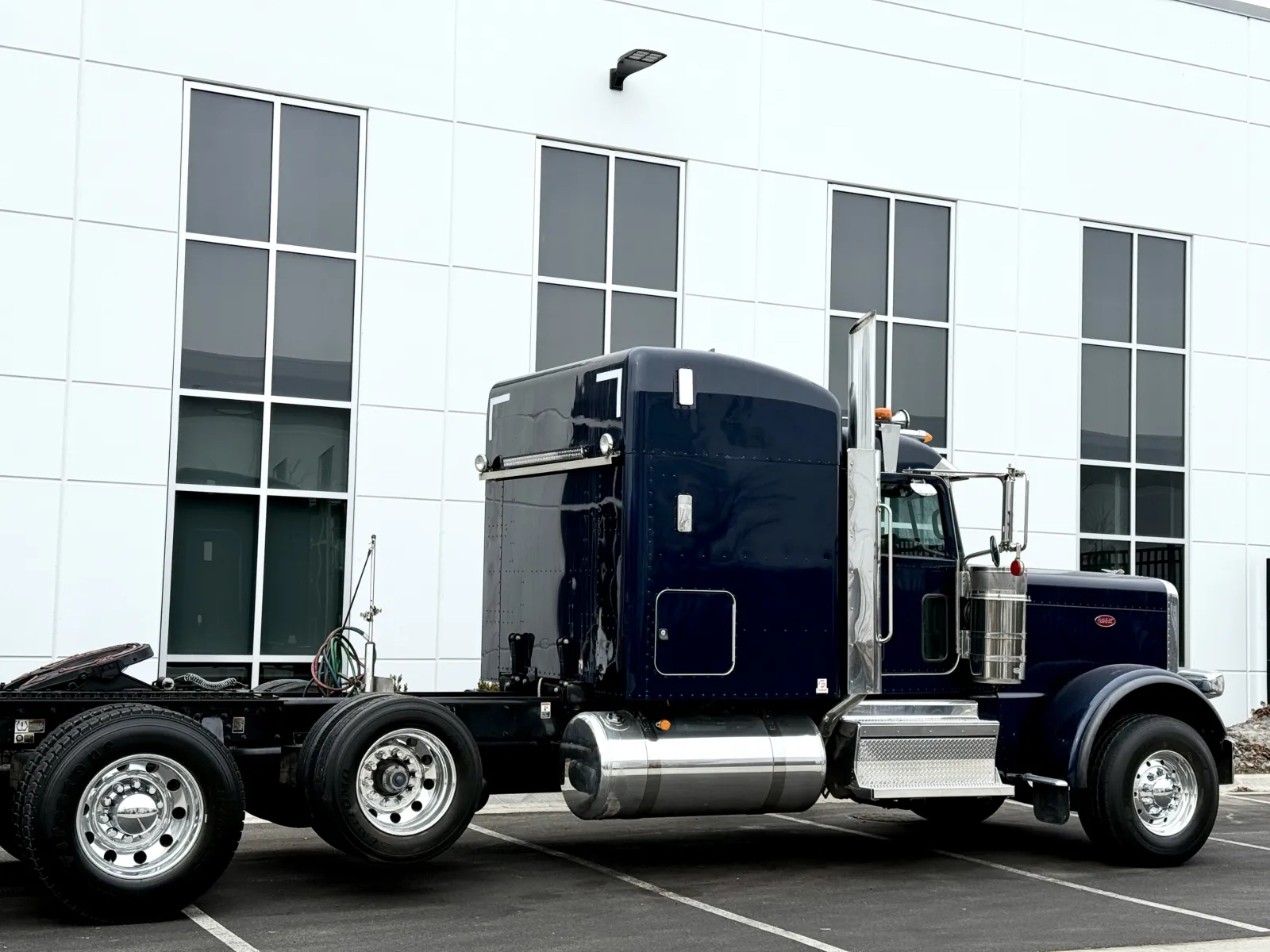 2024 Peterbilt 389 - image 7