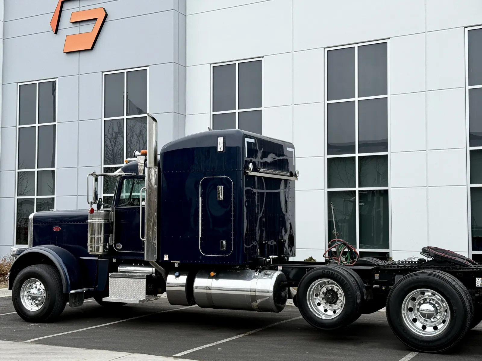 2024 Peterbilt 389 - image 8