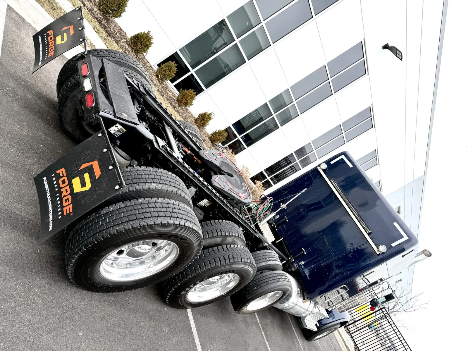 2024 Peterbilt 389 - image 11