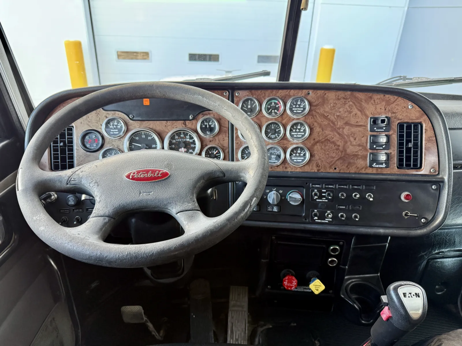 2006 Peterbilt - image 16