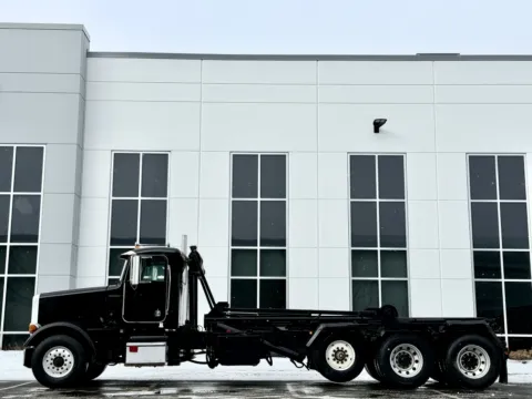 More photos of 2002 PETERBILT 357 at Forge Truck Centers - Illinois, IL