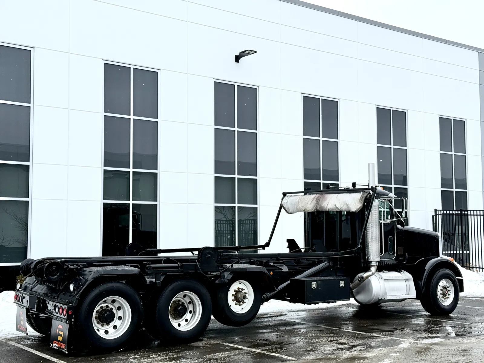 2002 Peterbilt - image 5