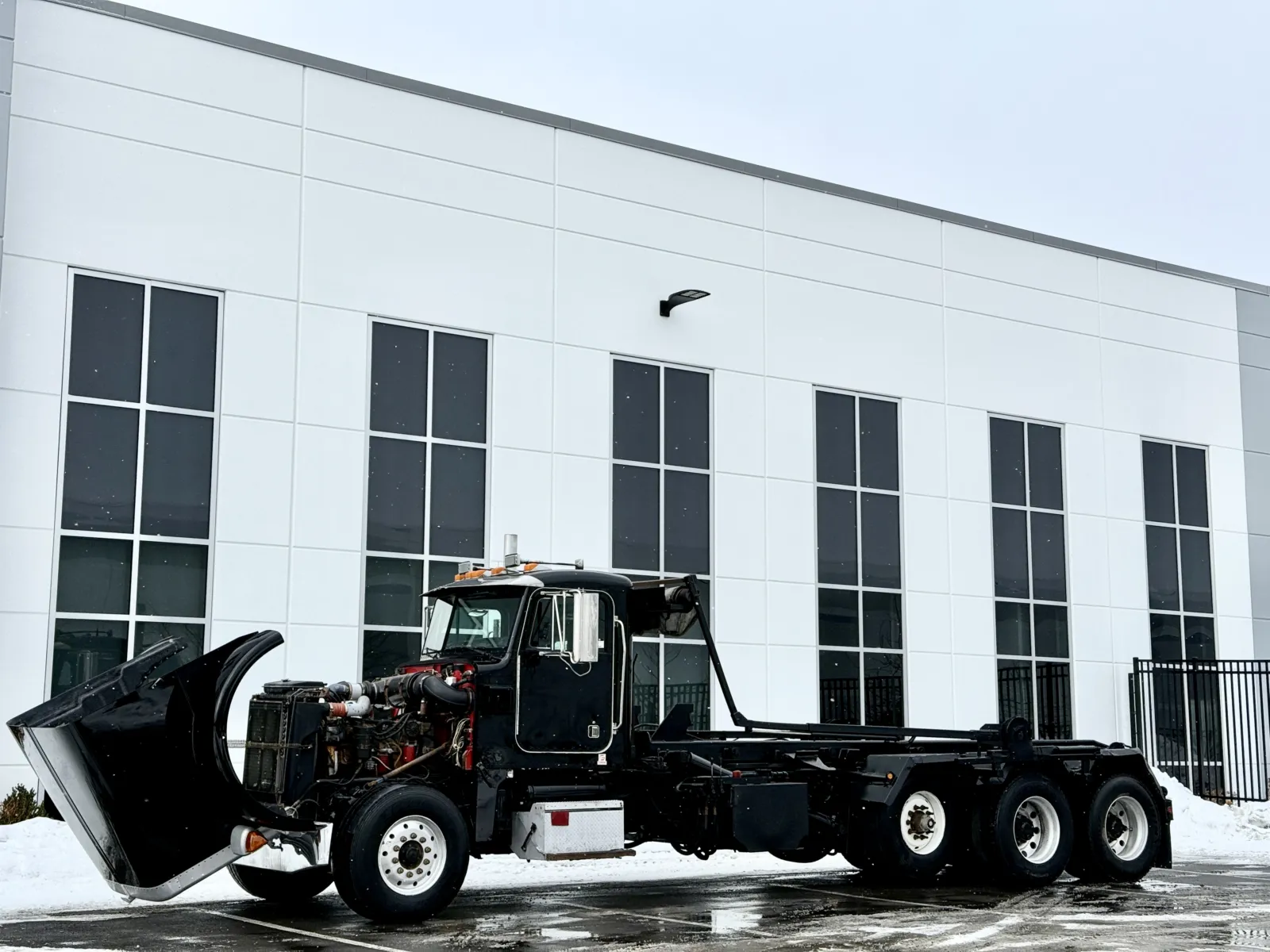 2002 Peterbilt - image 9