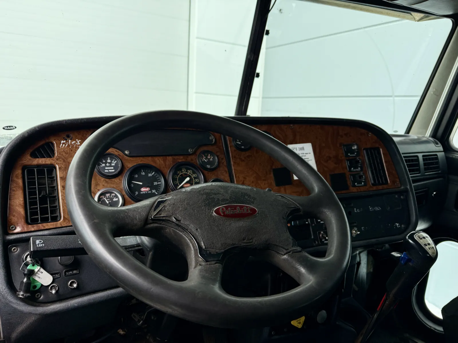 2002 Peterbilt - image 15