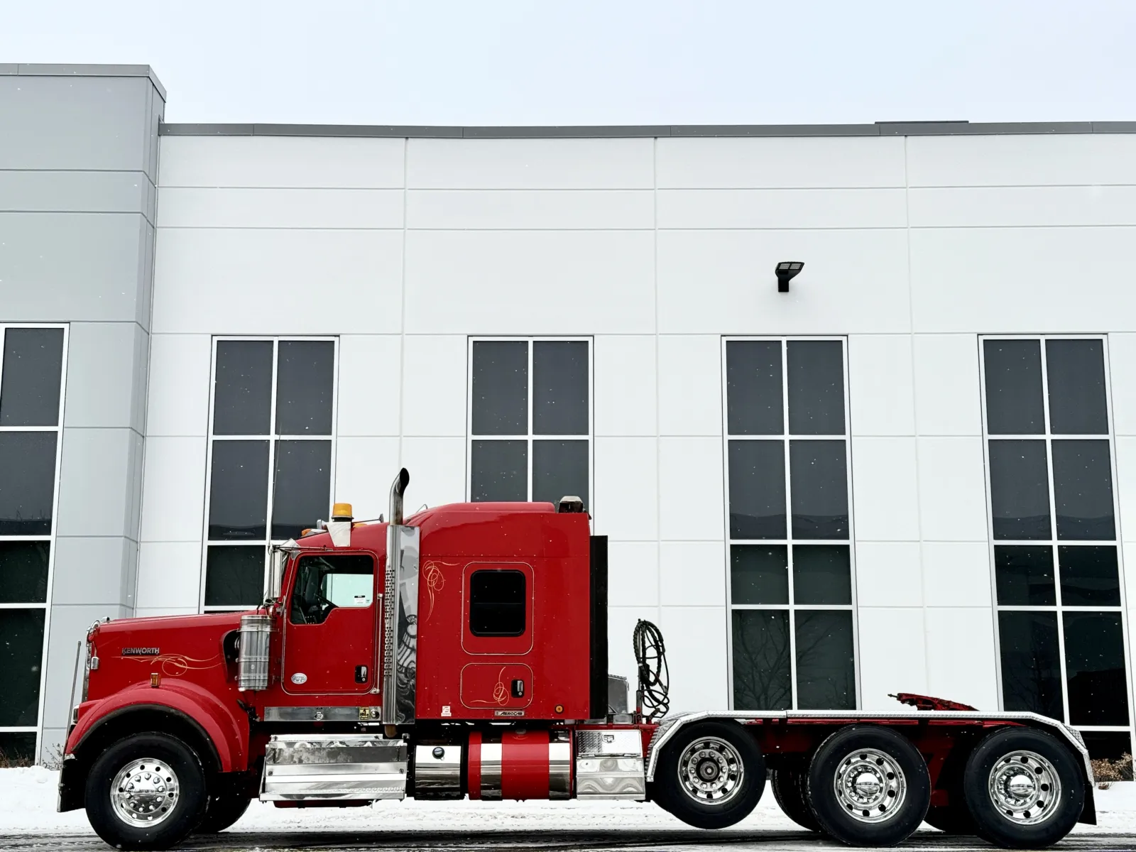 2015 Kenworth W900 - image 4