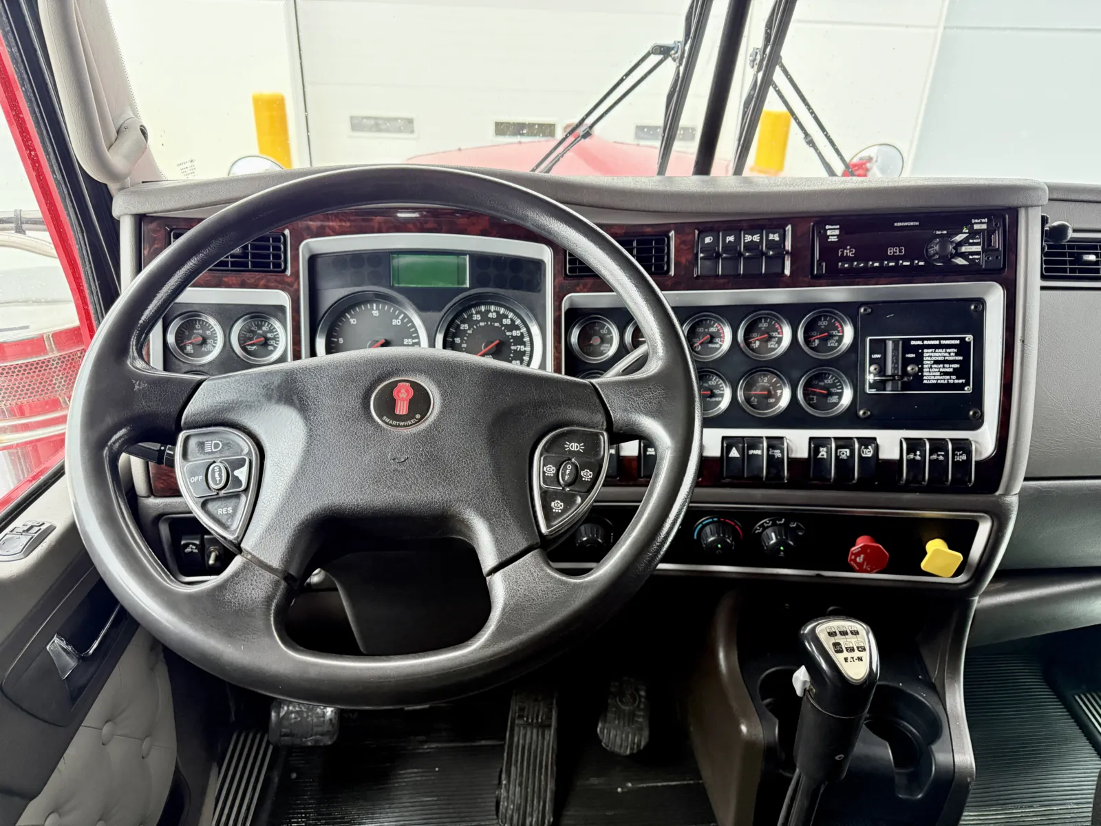 2015 Kenworth W900 - image 16