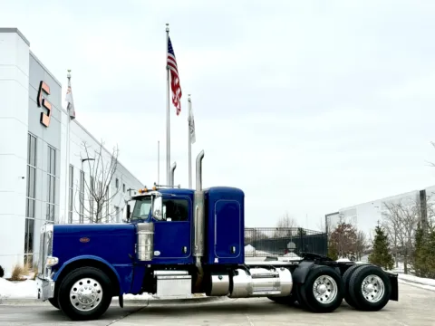 2021 PETERBILT 389 for sale in New Lenox, IL