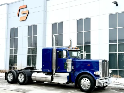 Photos of 2021 PETERBILT 389 for sale in New Lenox, IL at Forge Truck Centers - Illinois