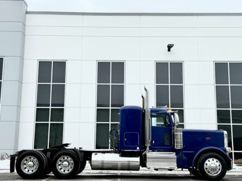Another view of 2021 PETERBILT 389 for sale in New Lenox, IL at Forge Truck Centers - Illinois