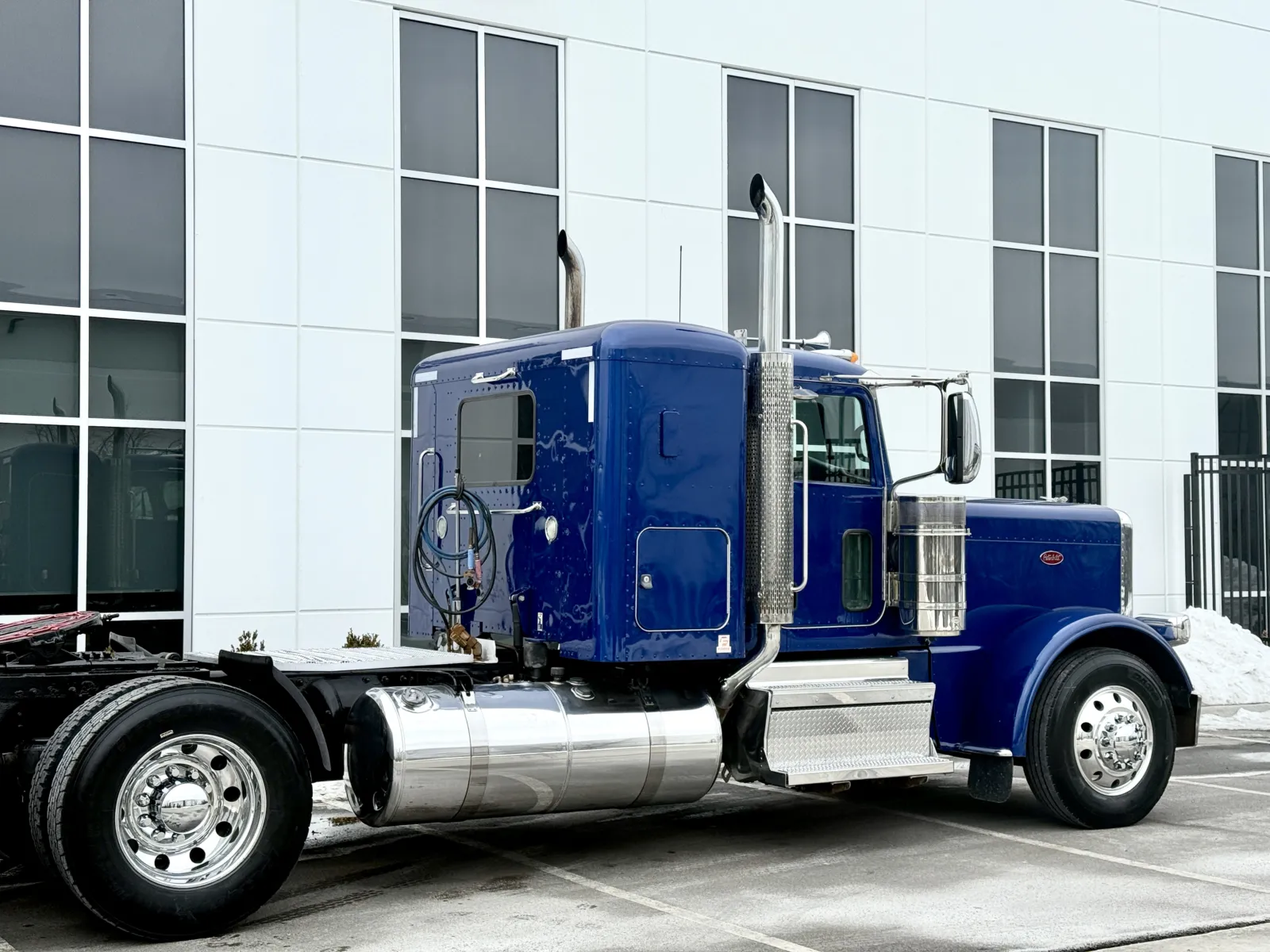 2021 Peterbilt 389 - image 7