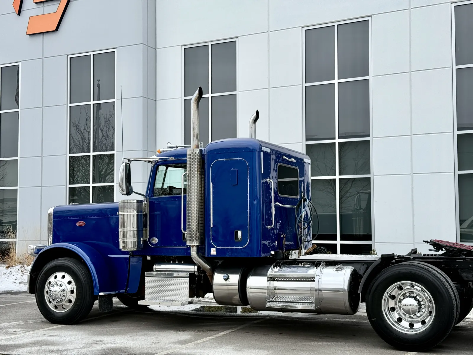 2021 Peterbilt 389 - image 8