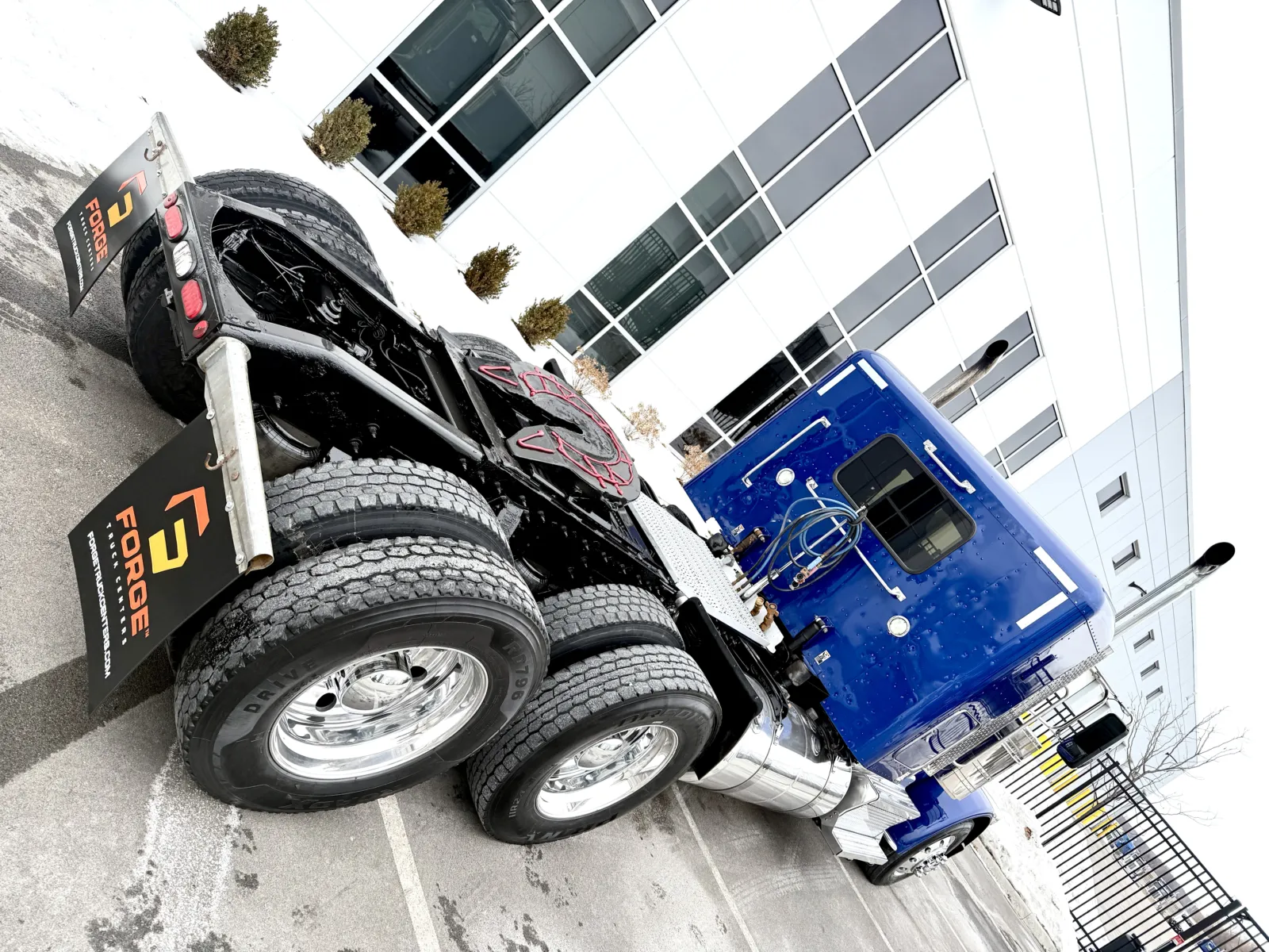 2021 Peterbilt 389 - image 11