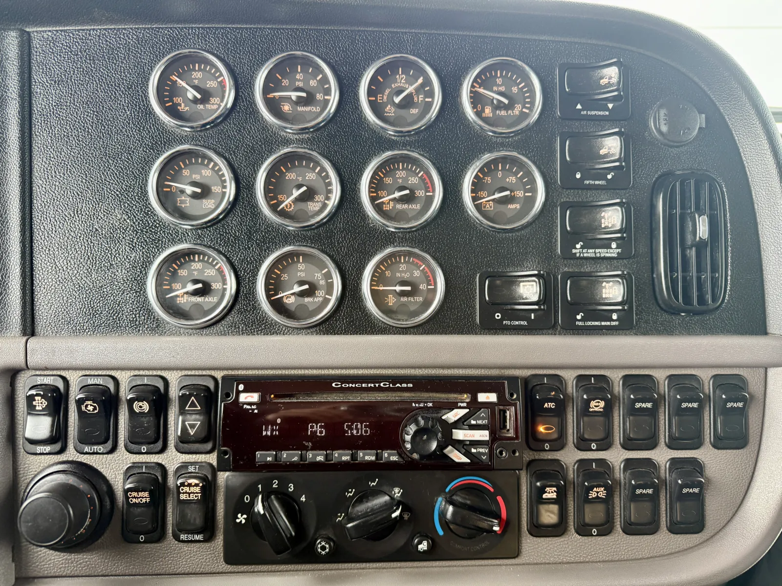 2021 Peterbilt 389 - image 18