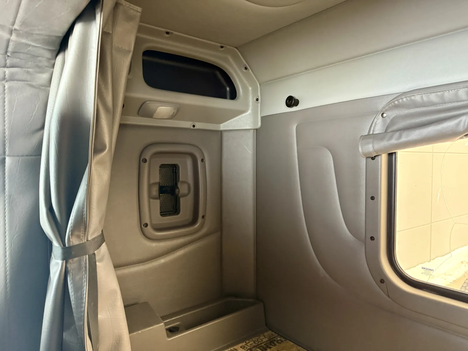 2021 Peterbilt 389 - image 22