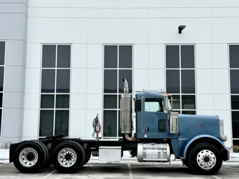 Another view of 2009 PETERBILT 388 for sale in New Lenox, IL at Forge Truck Centers - Illinois