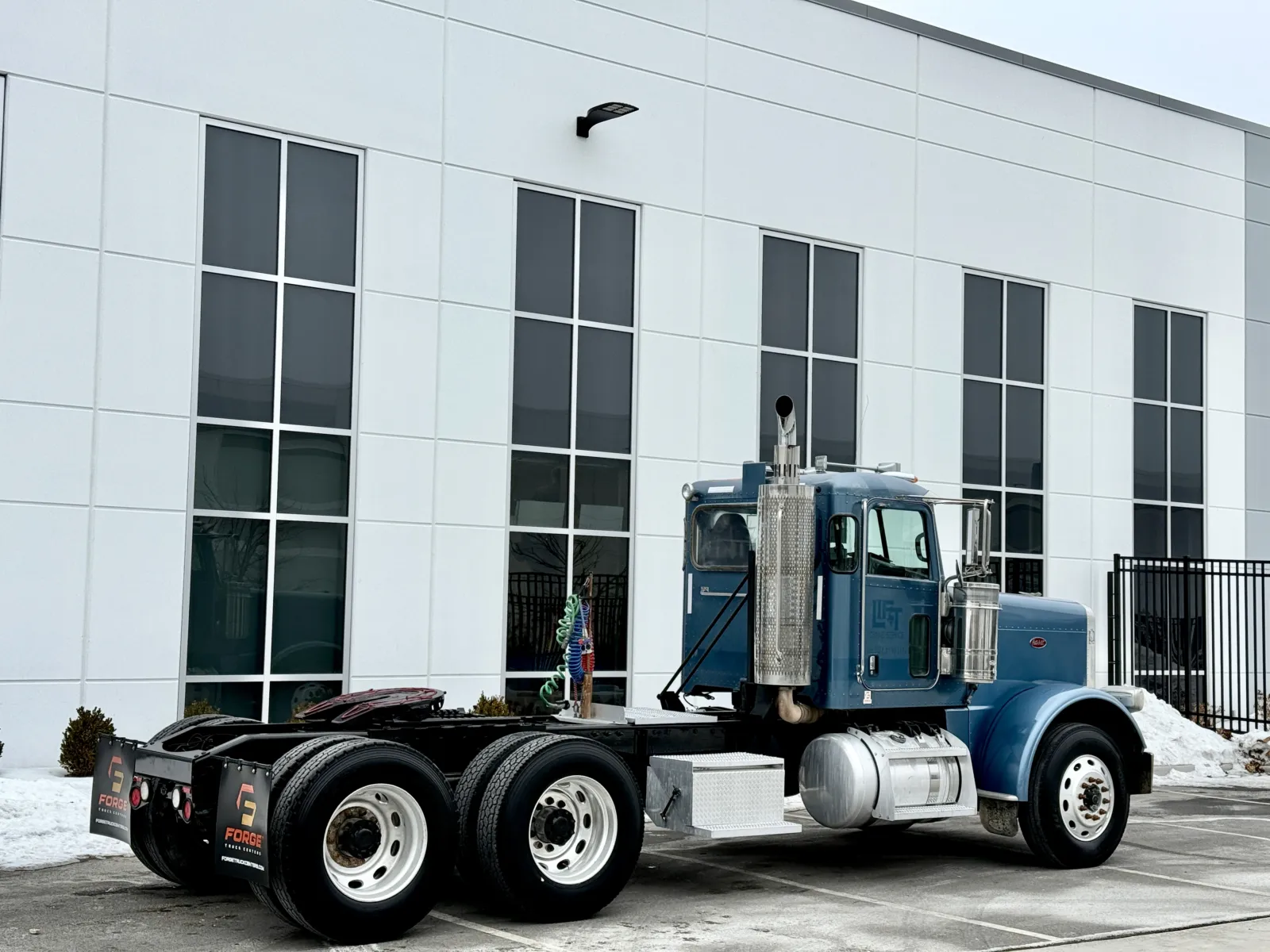 2009 Peterbilt - image 5
