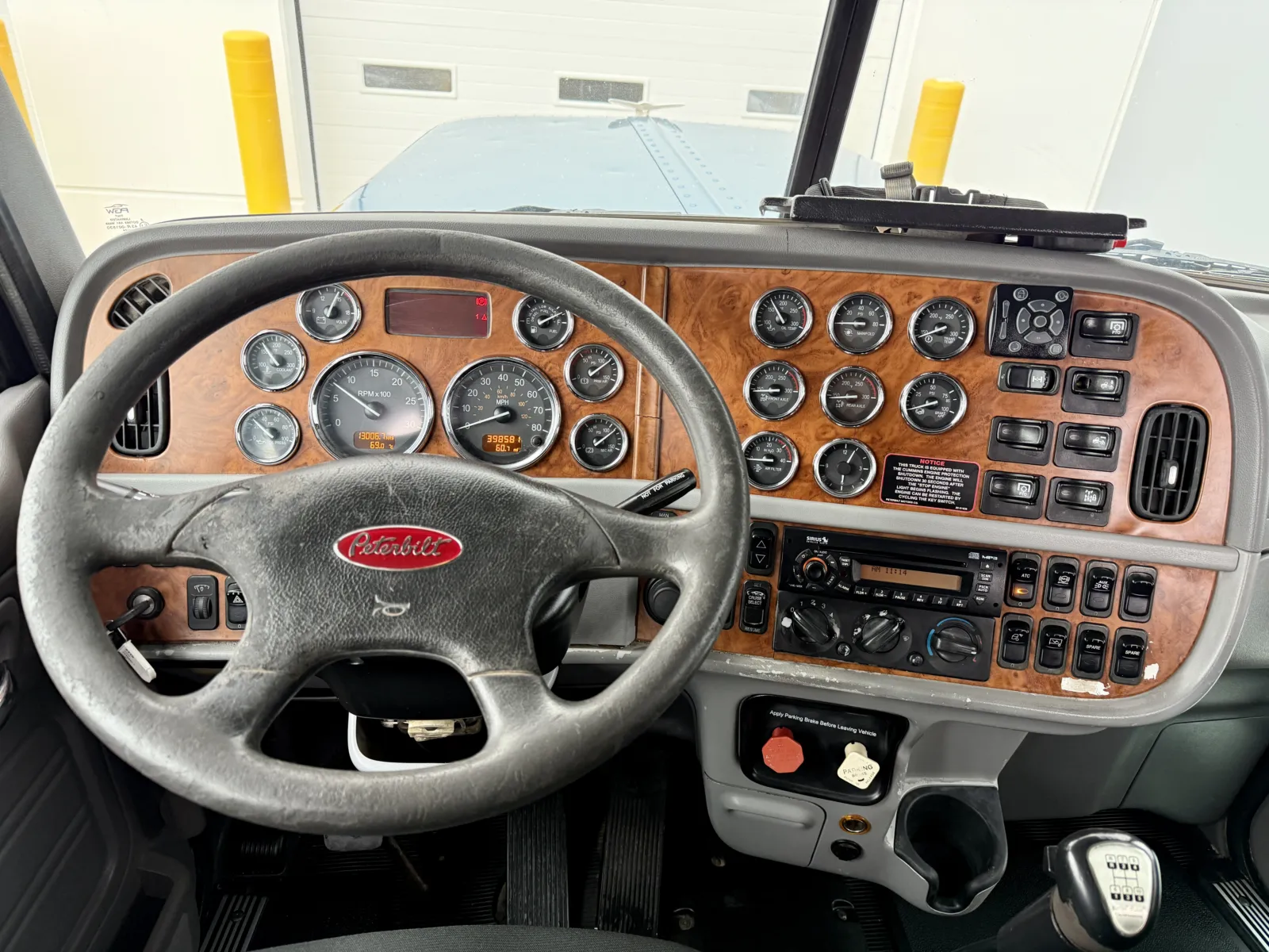 2009 Peterbilt - image 16