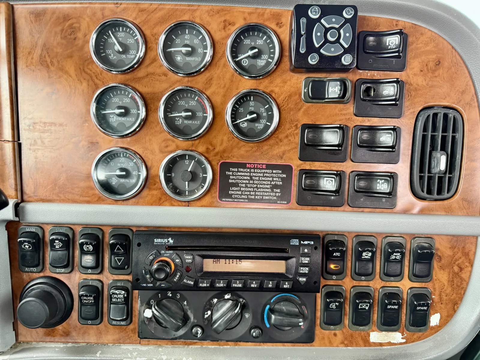 2009 Peterbilt - image 18