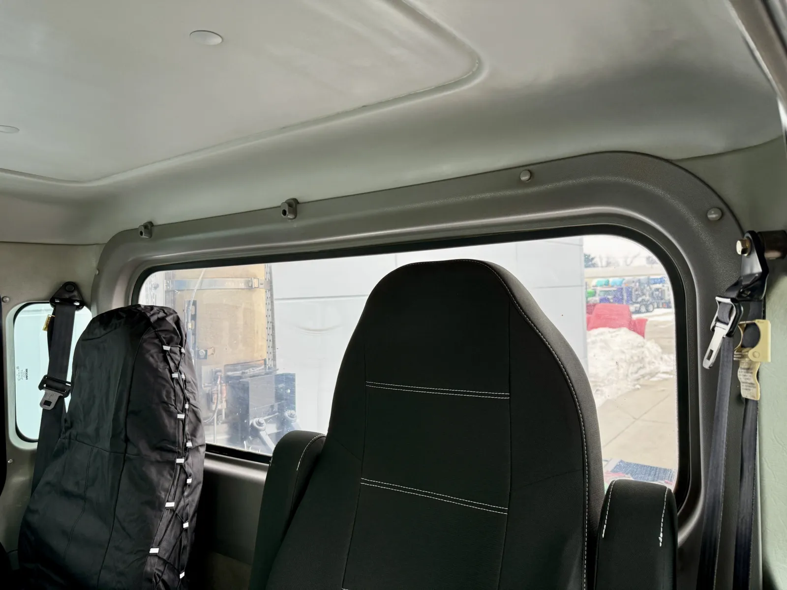 2009 Peterbilt - image 20