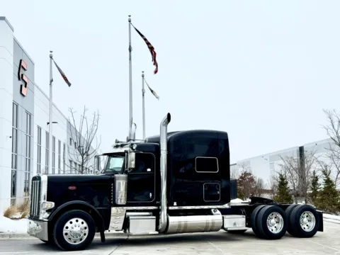 2018 PETERBILT 389 for sale in New Lenox, IL