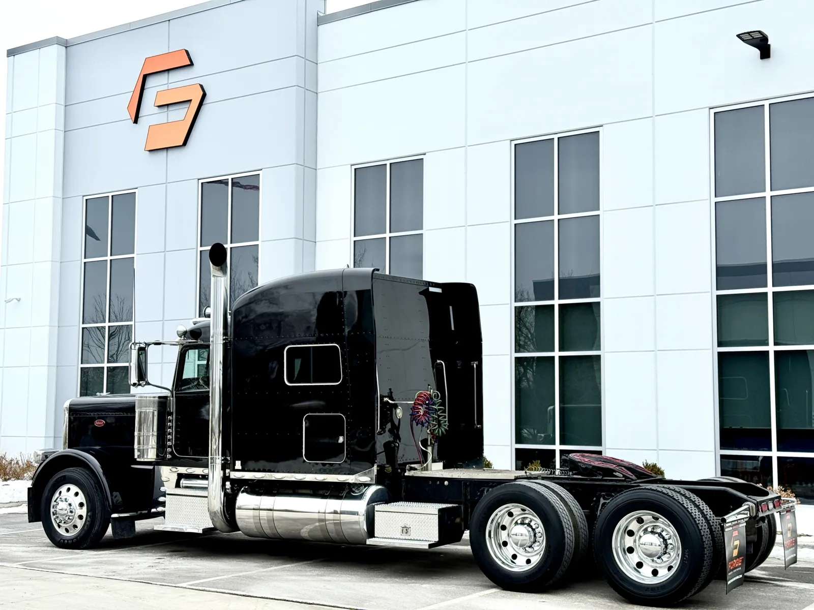 2018 Peterbilt 389 - image 6