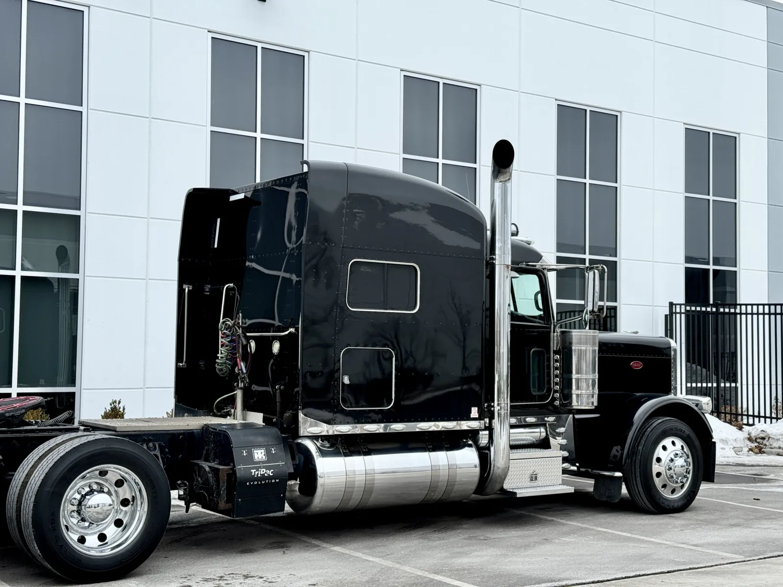 2018 Peterbilt 389 - image 7