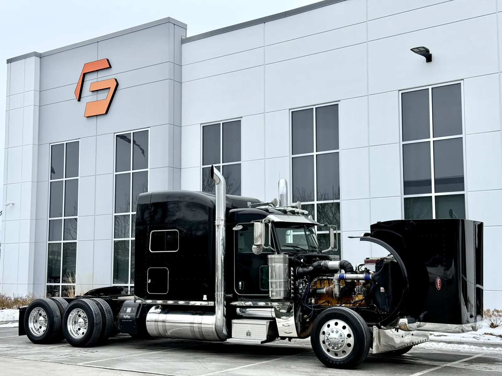 2018 Peterbilt 389 - image 9