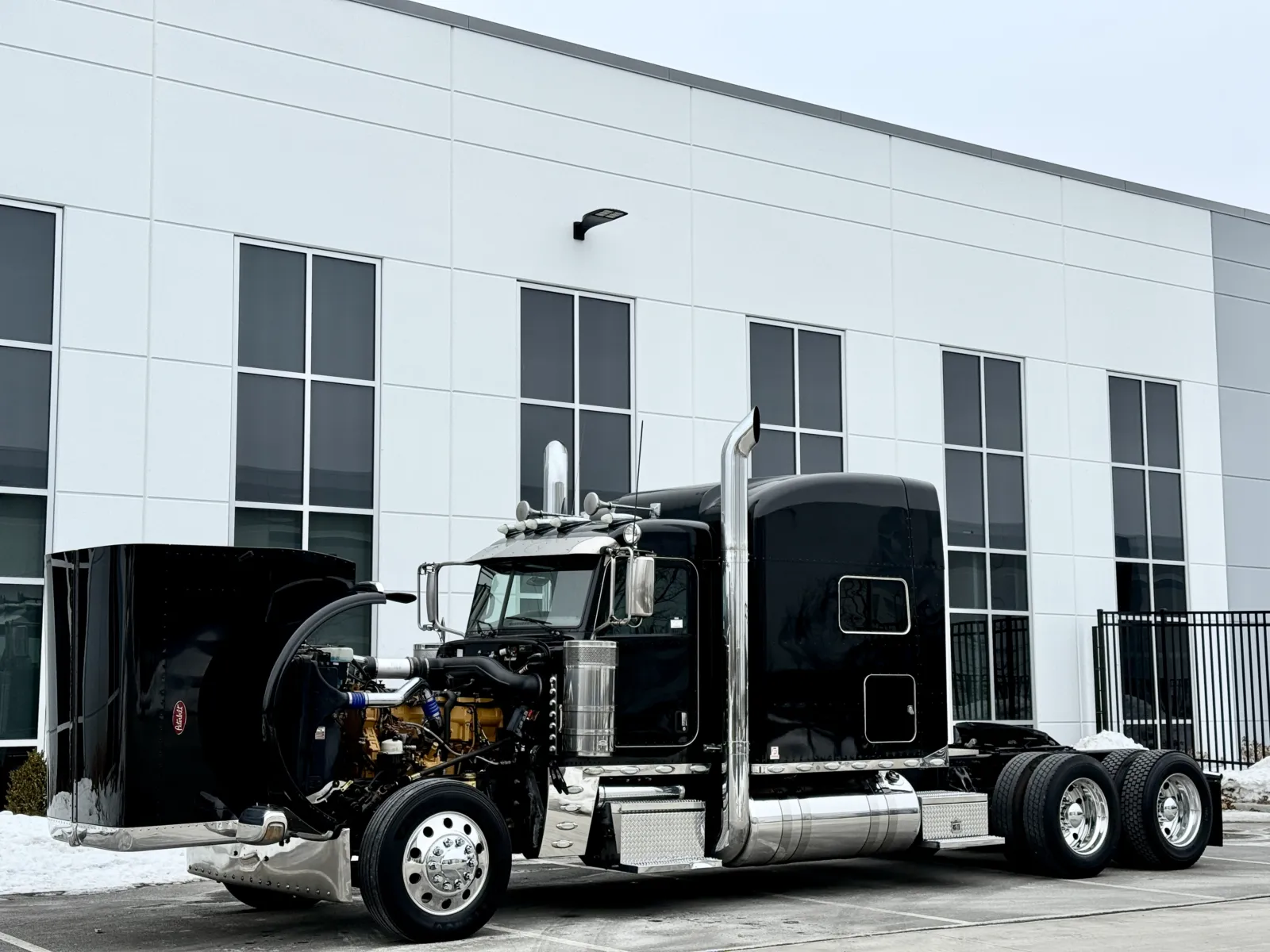 2018 Peterbilt 389 - image 10