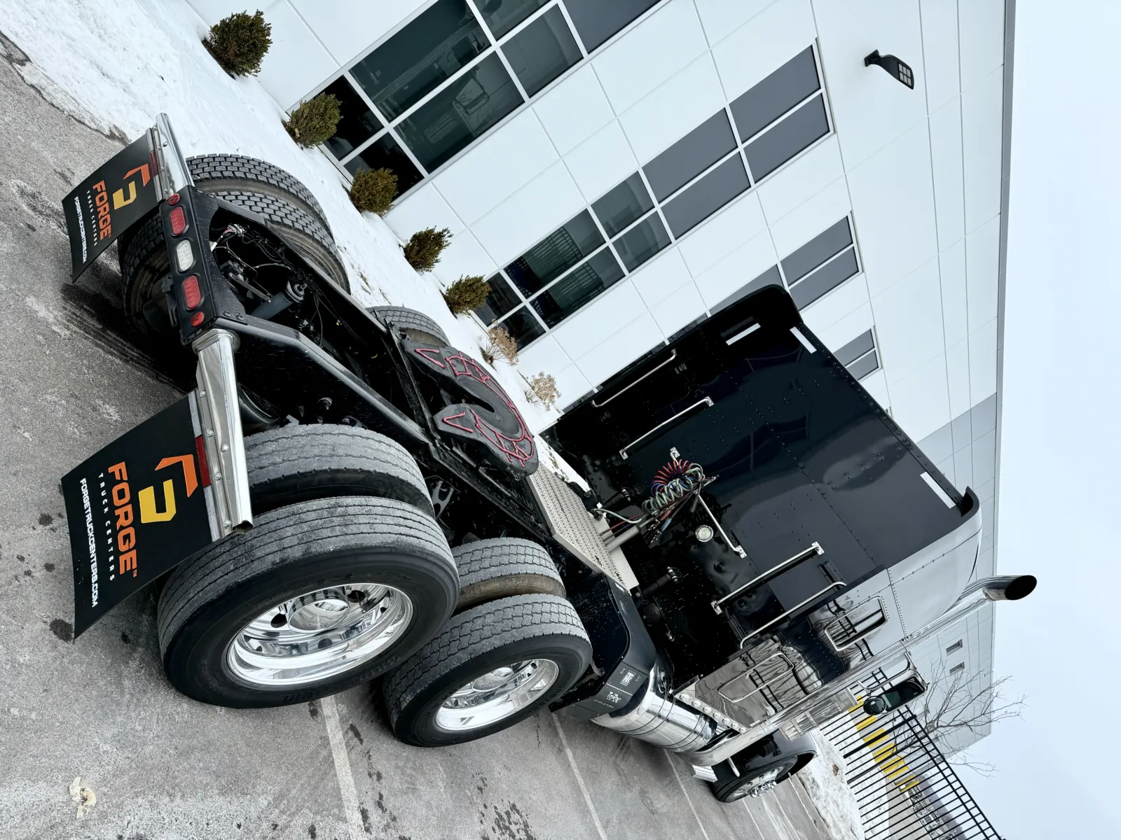 2018 Peterbilt 389 - image 11