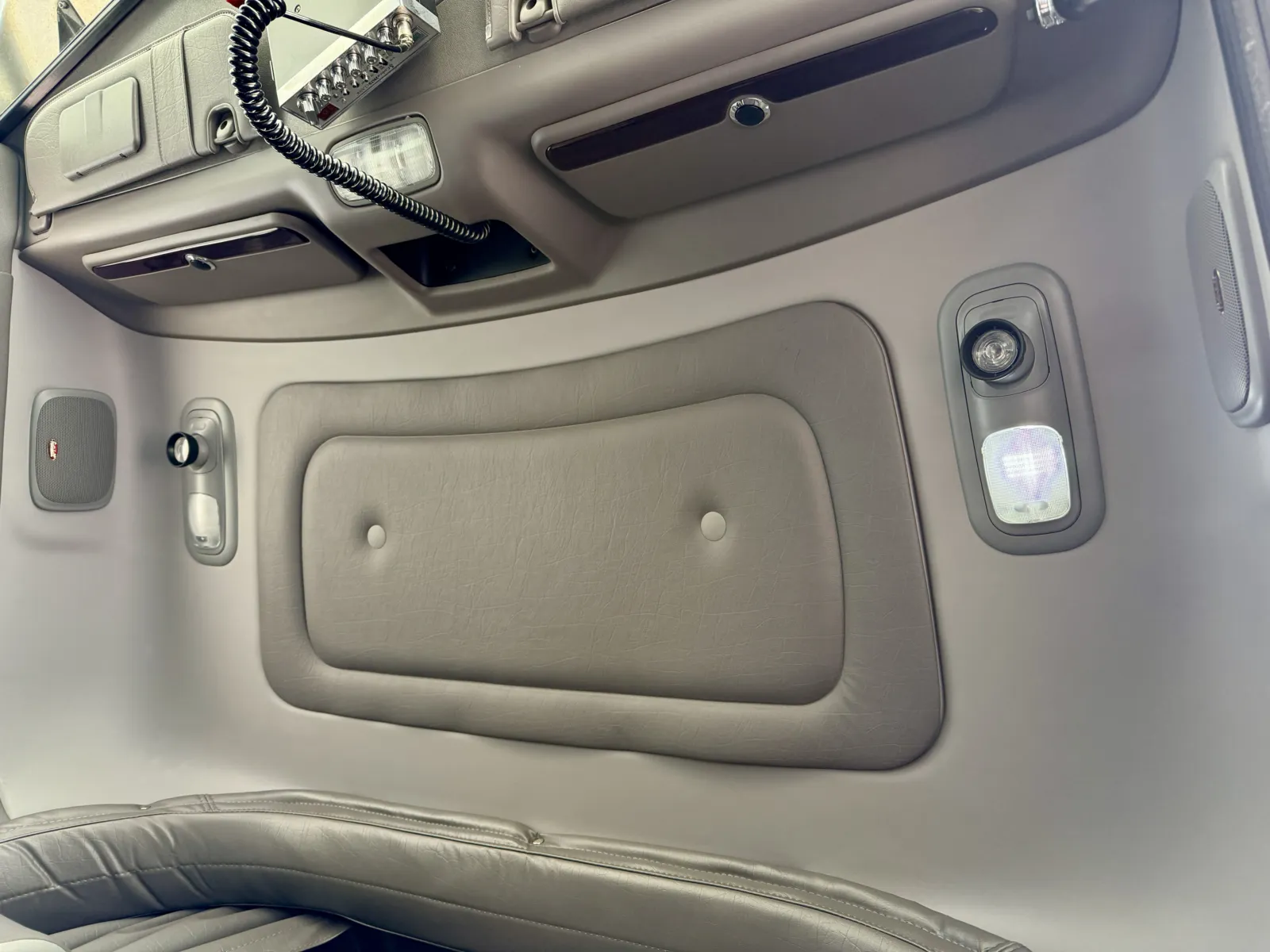 2018 Peterbilt 389 - image 21