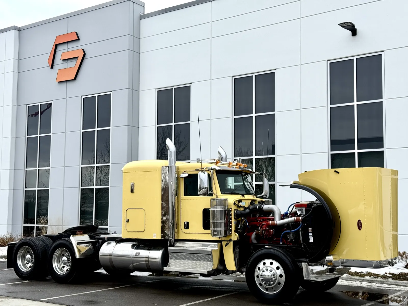 2023 Peterbilt 389 - image 9