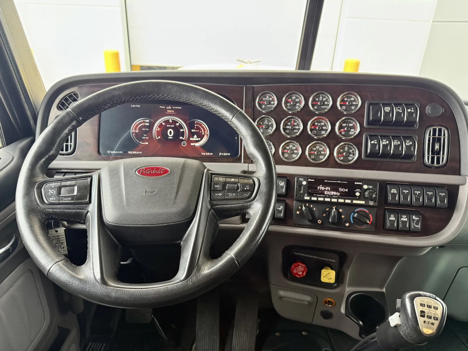 2023 Peterbilt 389 - image 16
