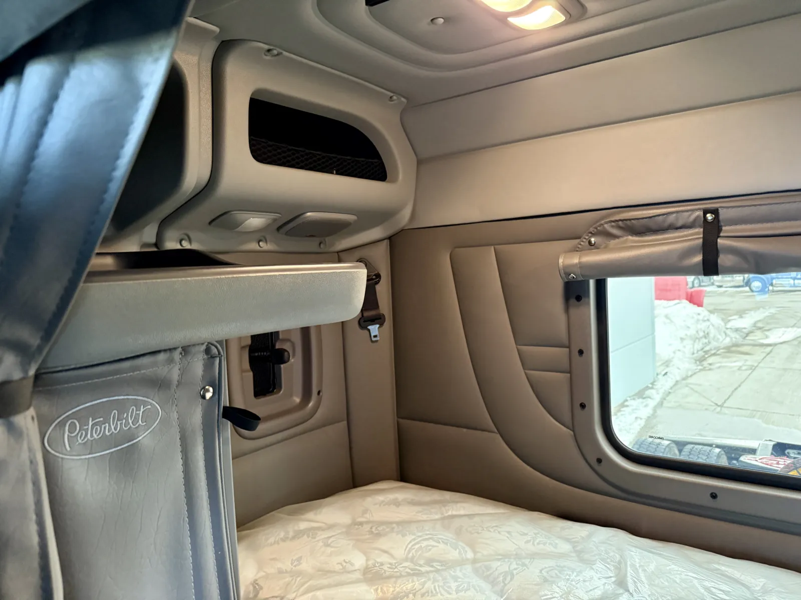 2023 Peterbilt 389 - image 22