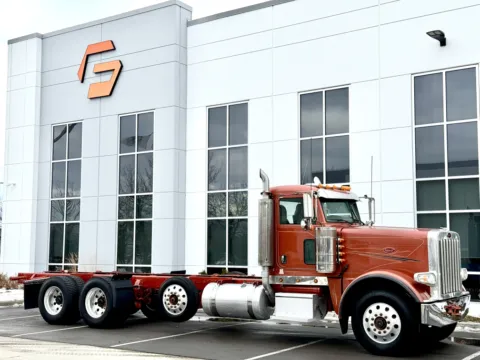 Photos of 2015 PETERBILT 389 for sale in New Lenox, IL at Forge Truck Centers - Illinois