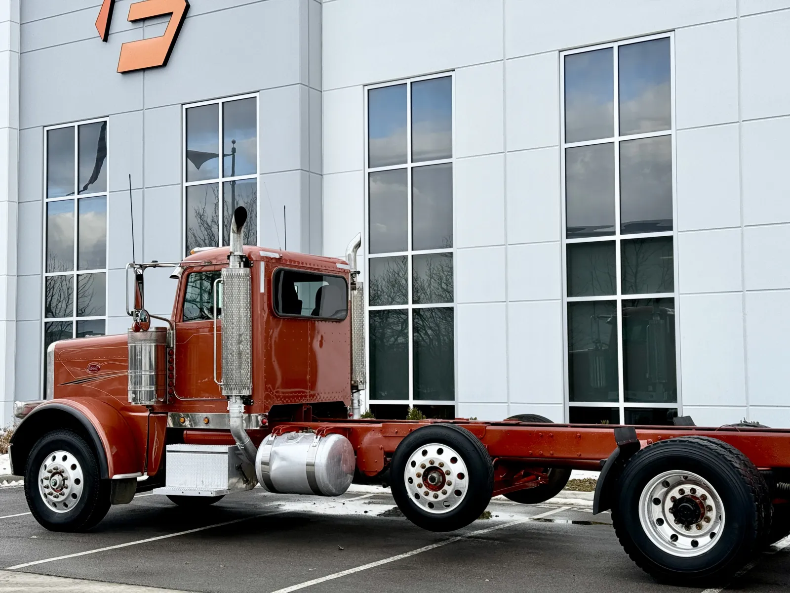 2015 Peterbilt 389 - image 8