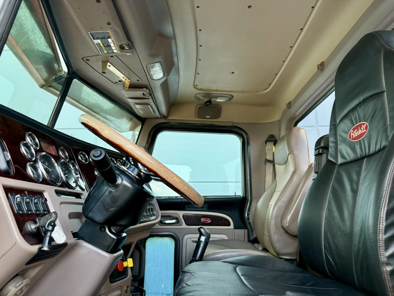 2015 Peterbilt 389 - image 14