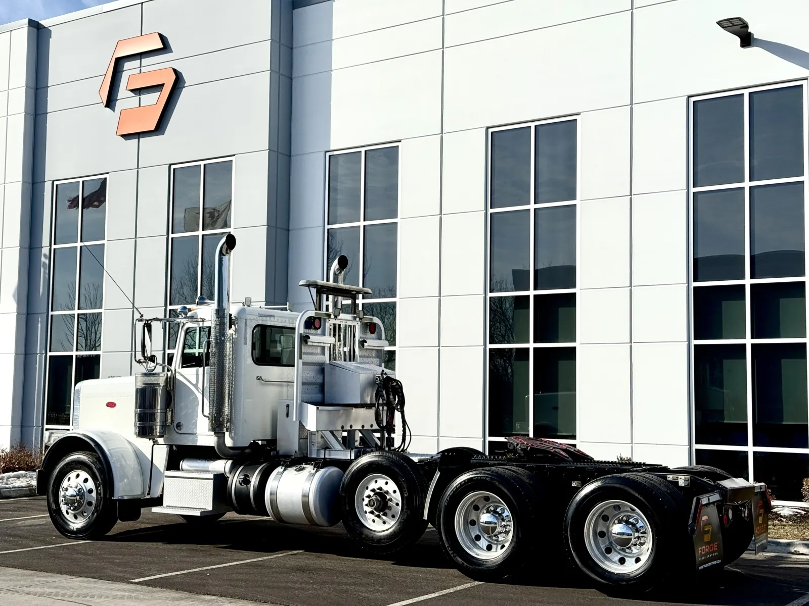 2018 Peterbilt 389 - image 6