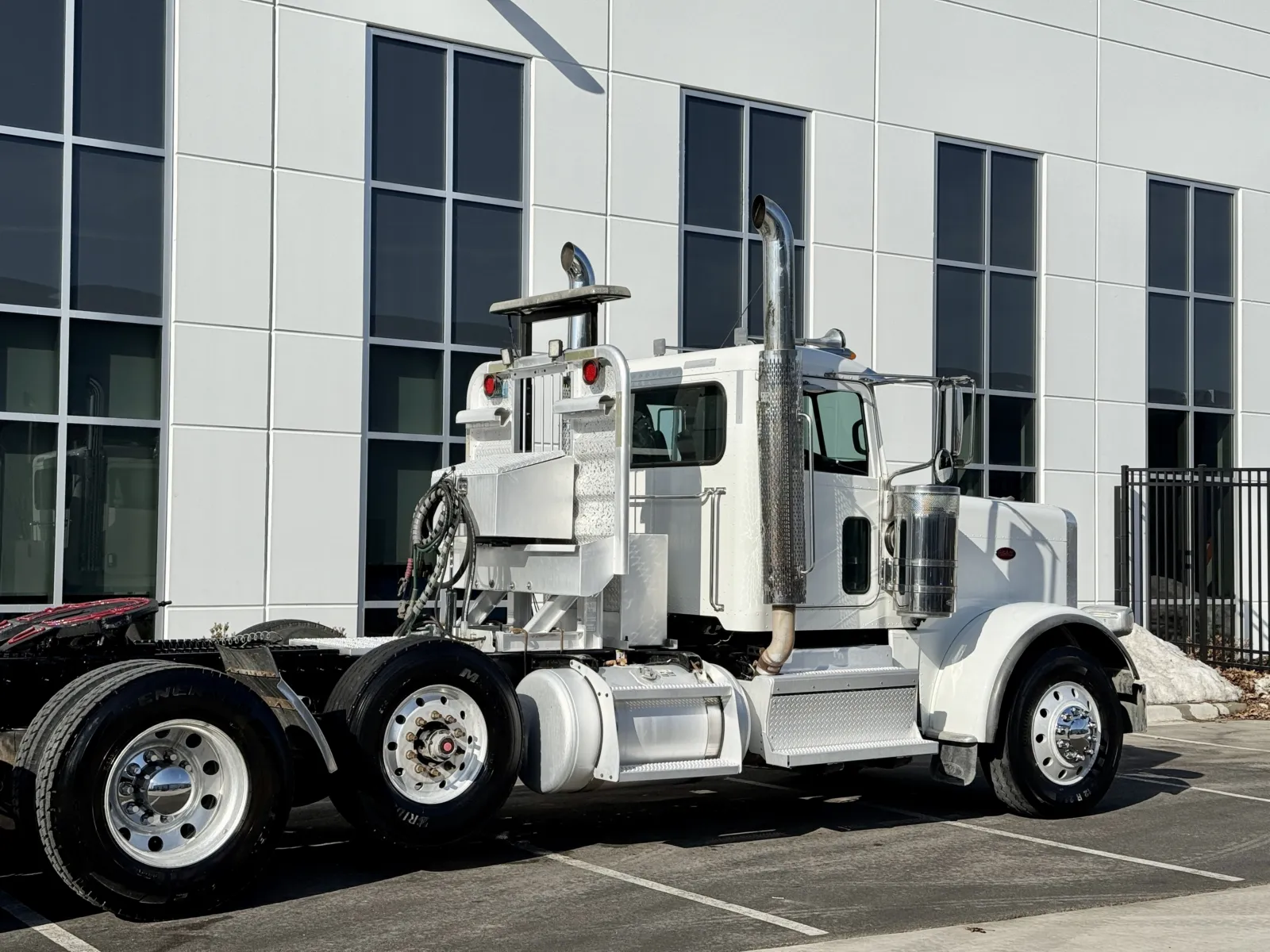 2018 Peterbilt 389 - image 7