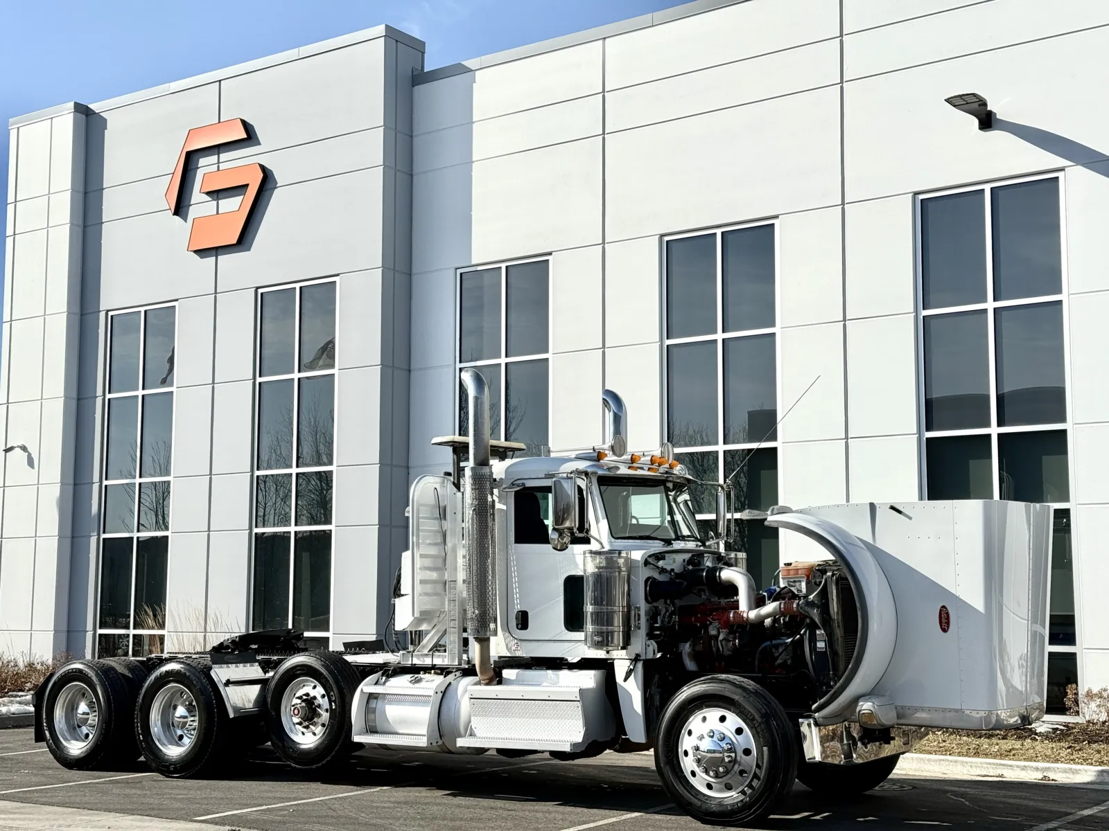 2018 Peterbilt 389 - image 9