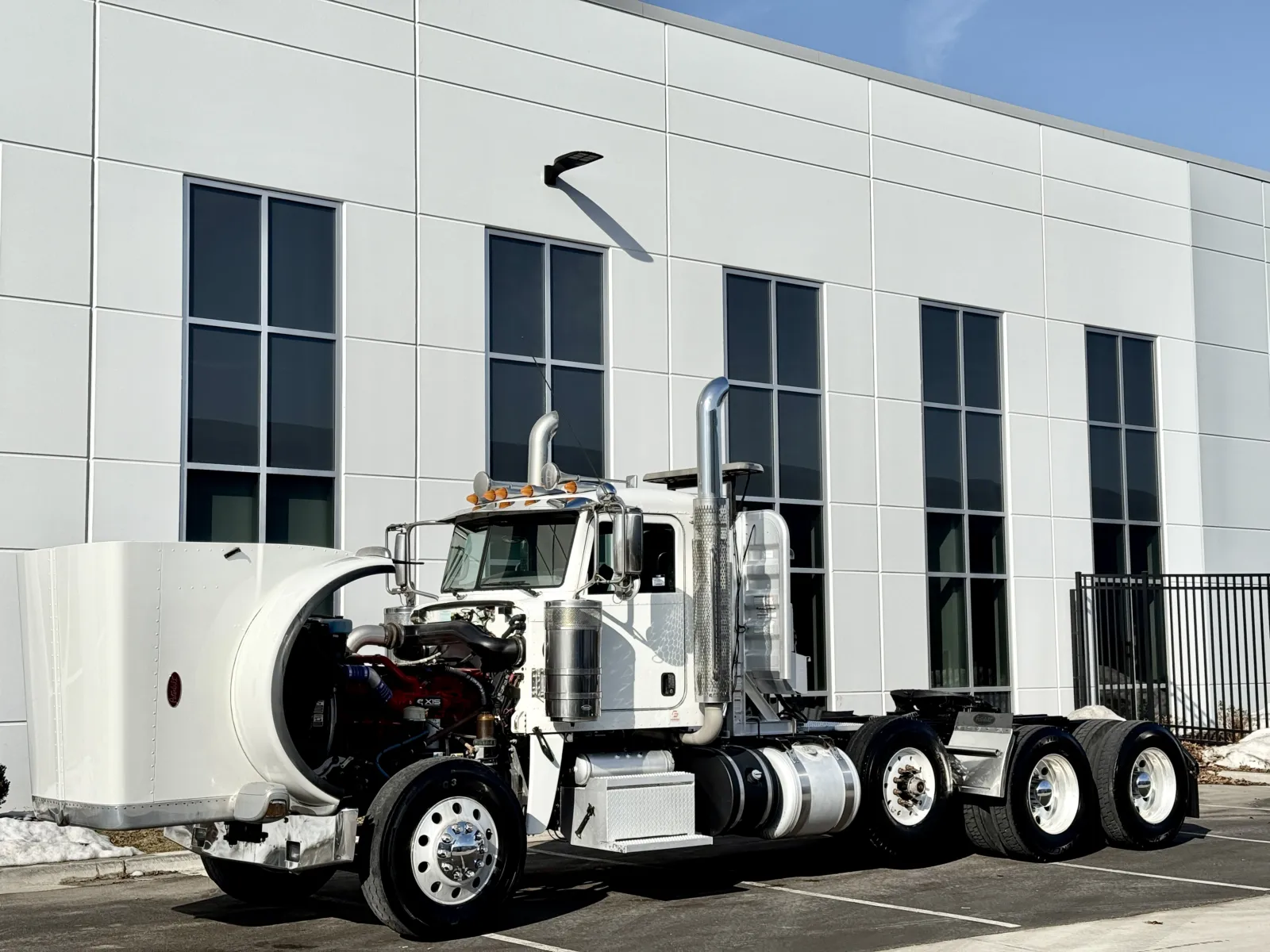 2018 Peterbilt 389 - image 10