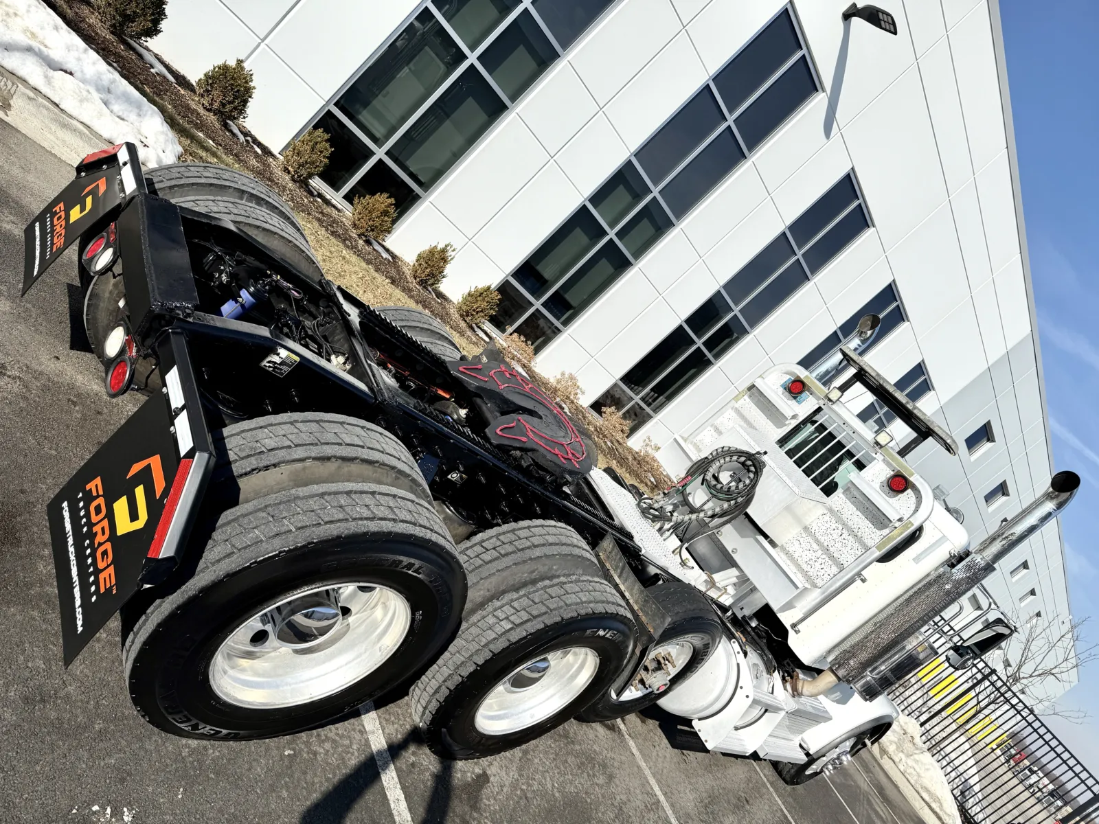 2018 Peterbilt 389 - image 11