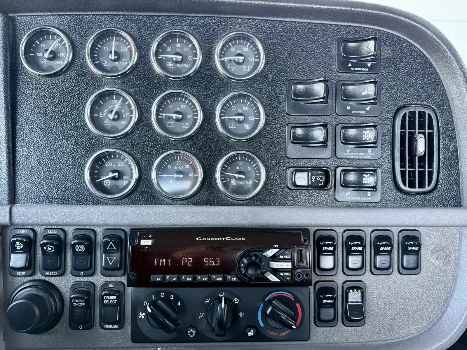 2018 Peterbilt 389 - image 18