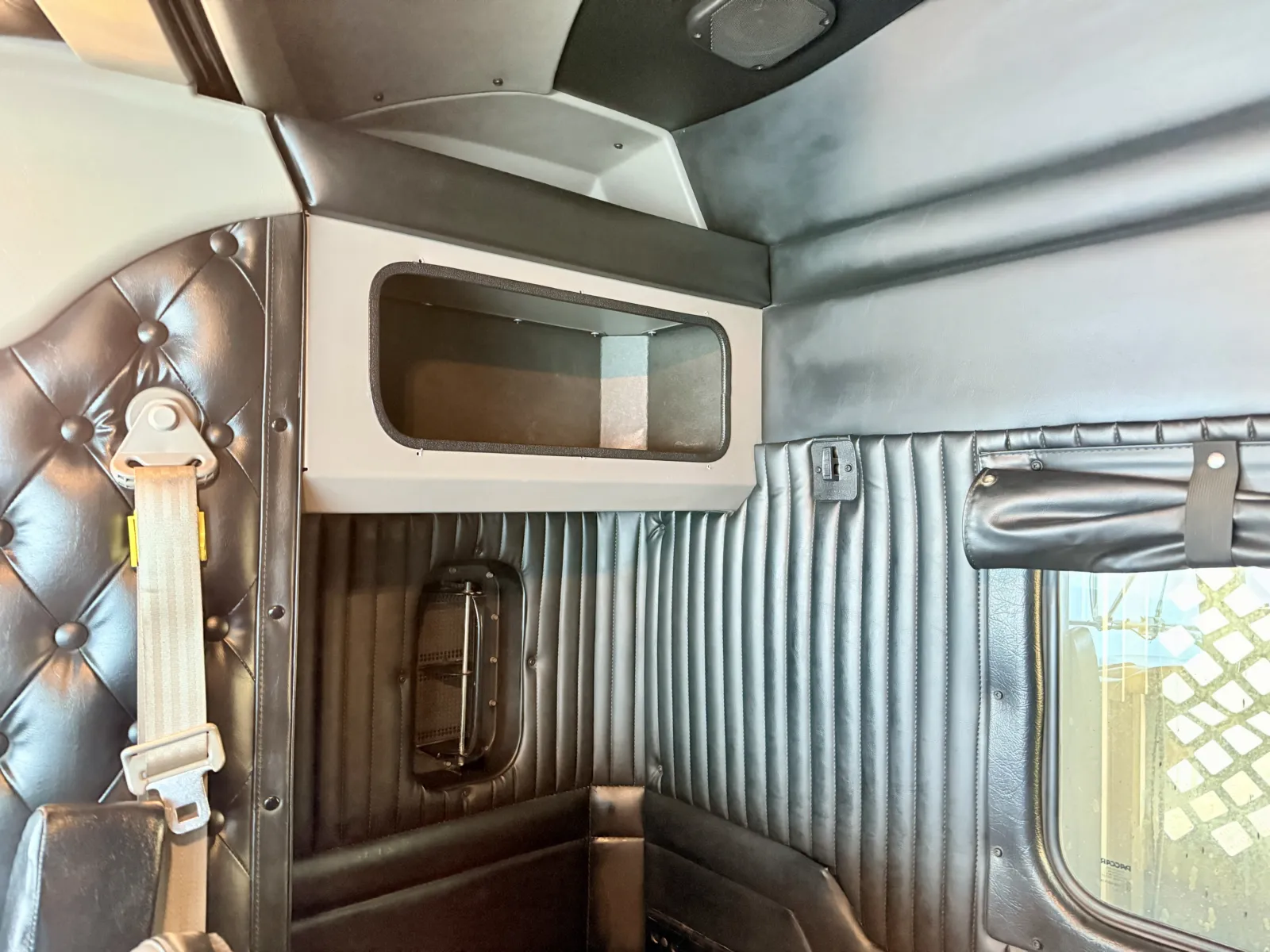 2013 Kenworth W900 - image 22