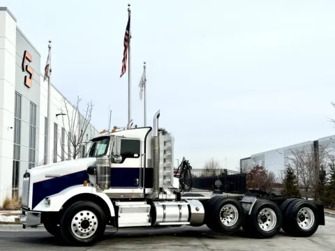 2020 KENWORTH T800 for sale in New Lenox, IL