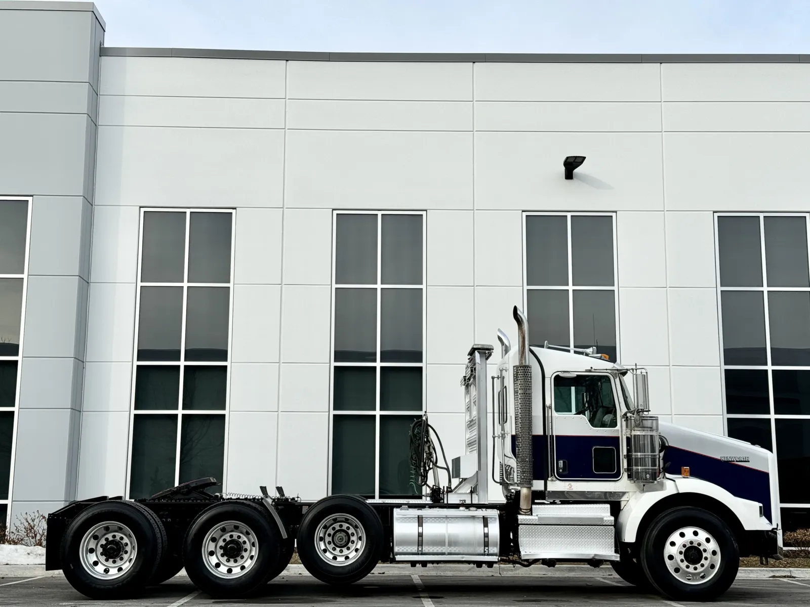 2020 Kenworth T800 - image 3