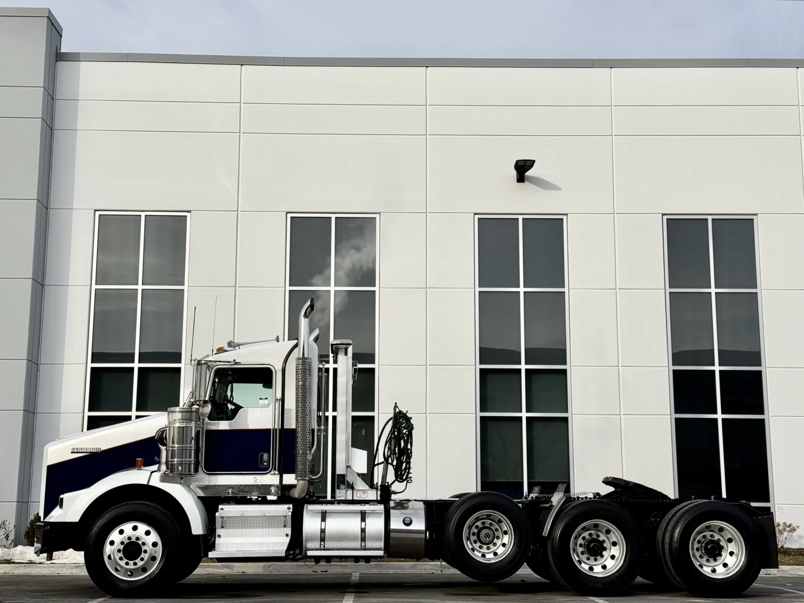2020 Kenworth T800 - image 4