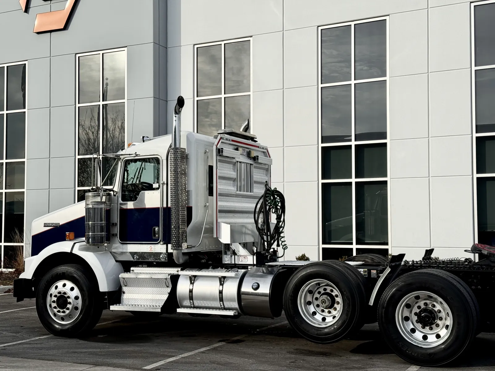 2020 Kenworth T800 - image 8